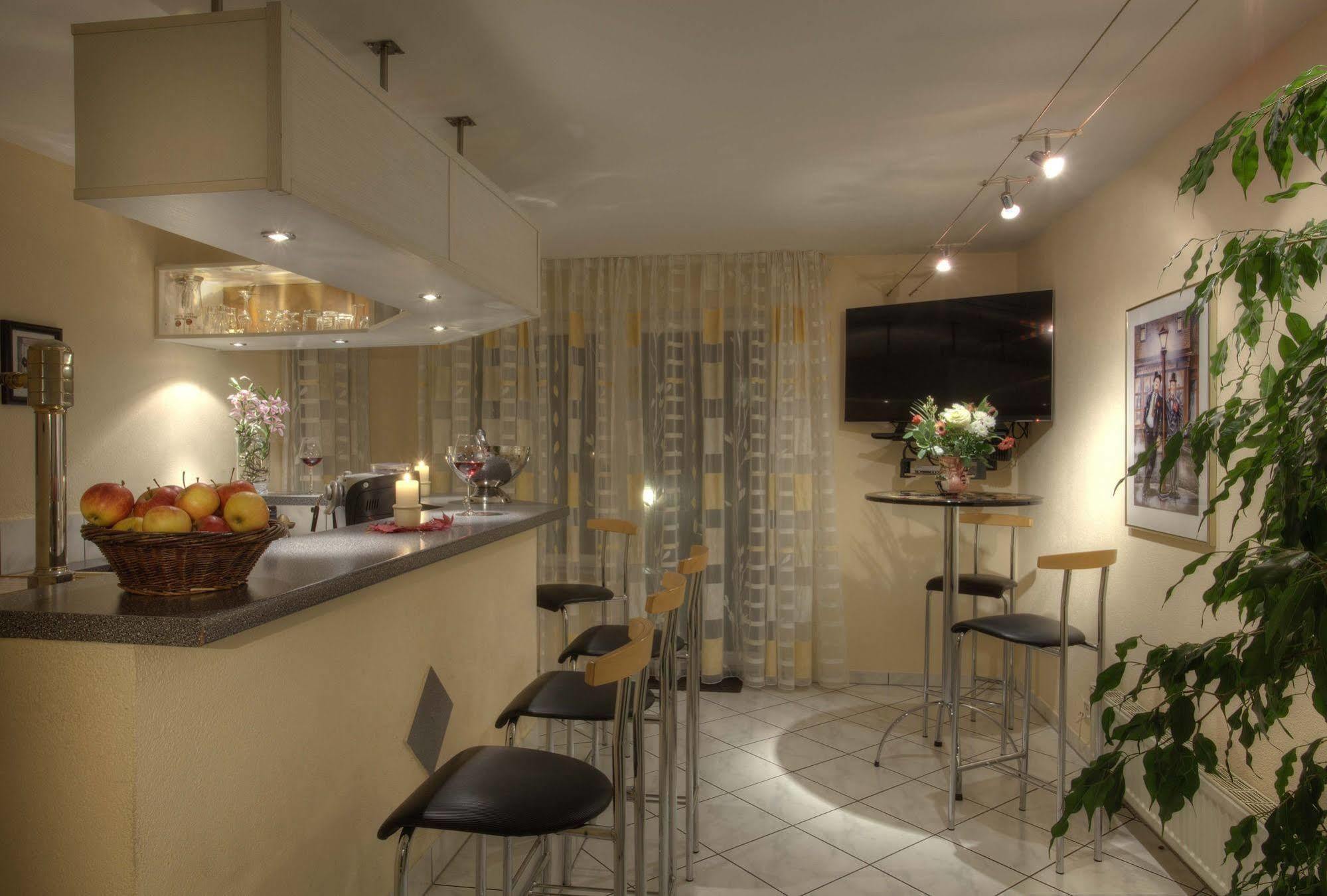 Hotel Zur Muehle Urbach  Екстер'єр фото